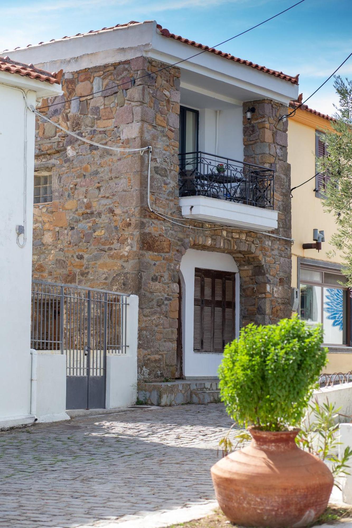 Apartamento Traditional Stone House Moúdhros Exterior foto